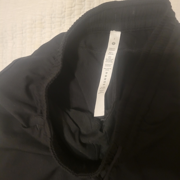 Lululemon Soft Jersey Classic-Fit Mid-Rise Jogger.Size 2 black - Picture 2 of 5